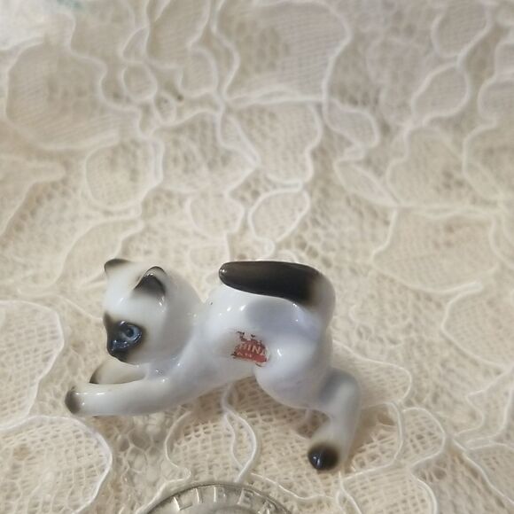 Vintage Cat Figurines Set of 2 Made in Japan - Picture 3 of 13